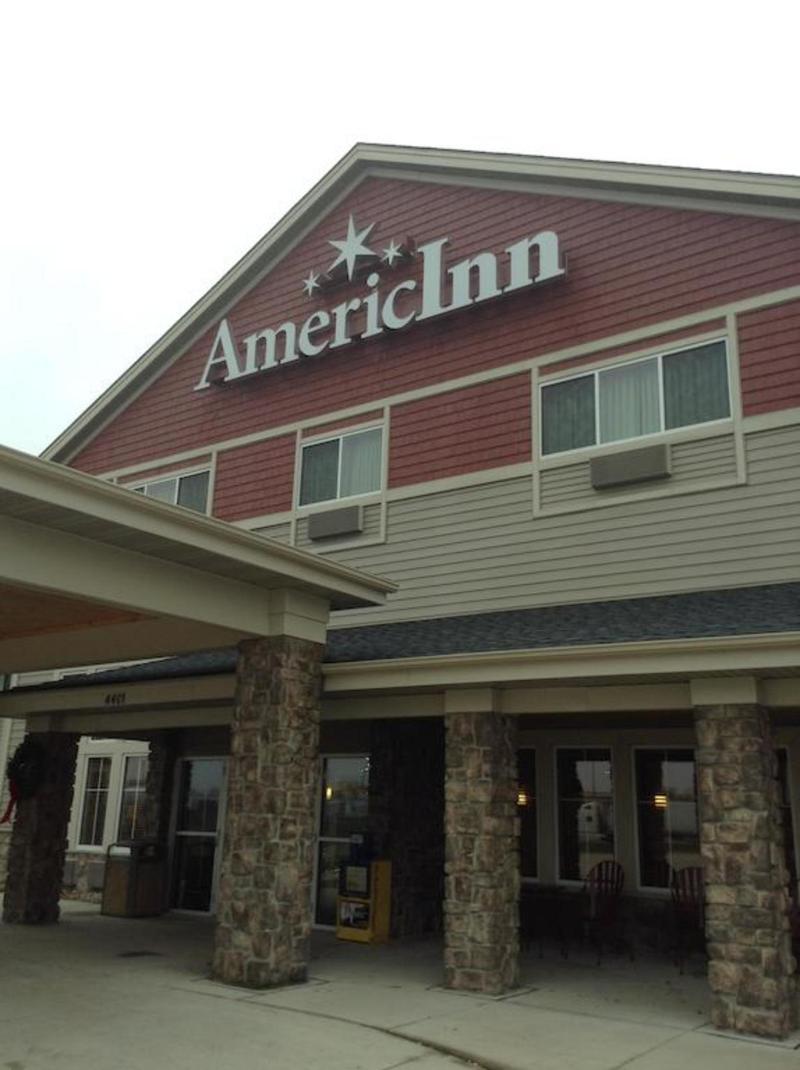 Americinn By Wyndham Нютън Екстериор снимка